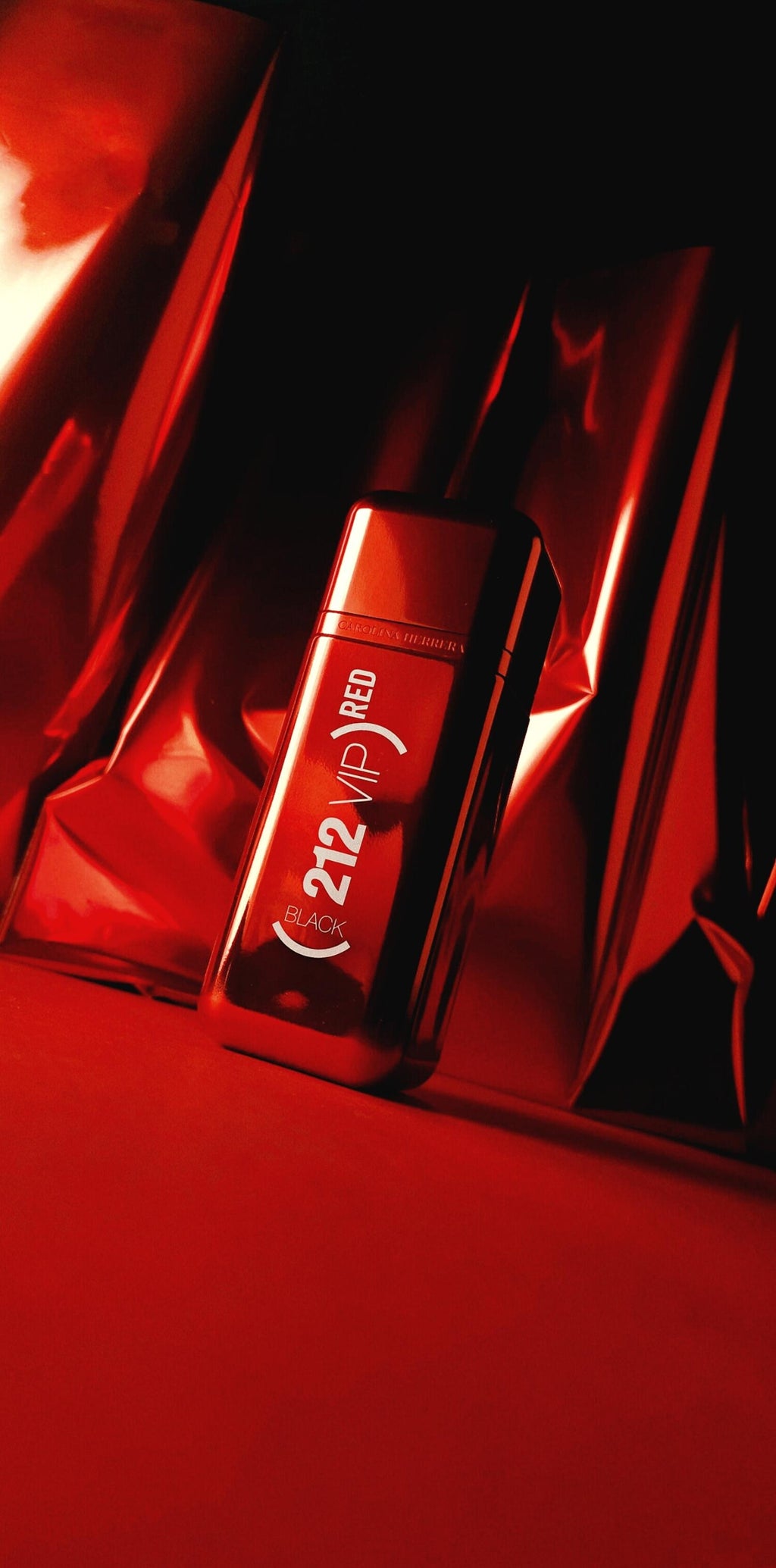 VIP Black Red Carolina Herrera